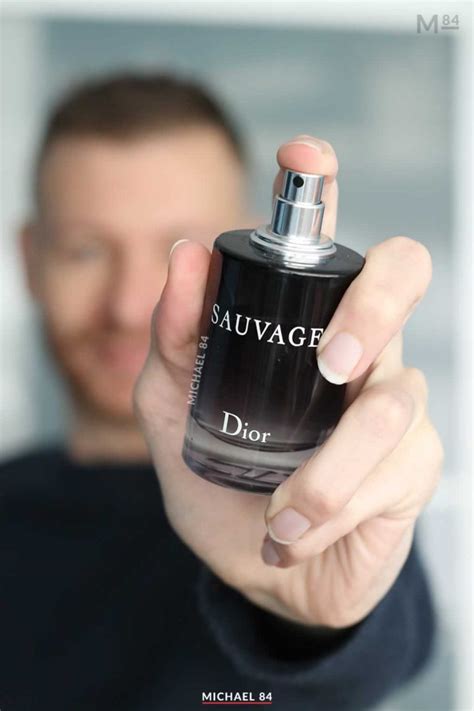 what does dior sauvage smell like.